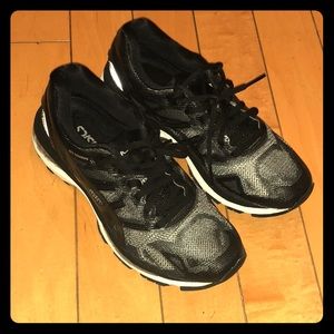 ASICS Gel Nimbus 19 Black women’s sneaker